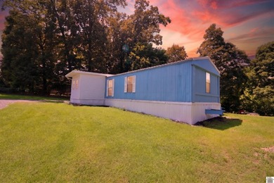 Tired of neighbors breathing down your neck? Welcome to 212 - photo 2