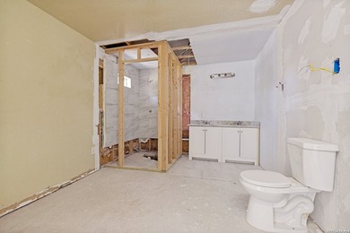 Charming 1920s home in the desirable Woodlawn Terrace - photo 14