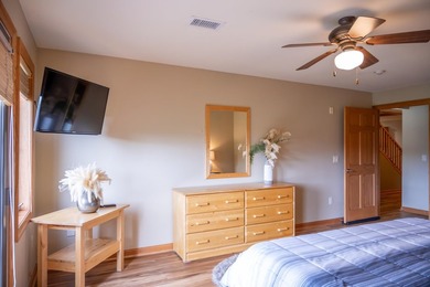 Highly desirable *05* unit condo in an excellent location! This - photo 15