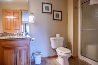 Highly desirable *05* unit condo in an excellent location! This - photo 17
