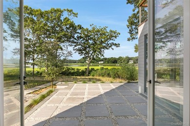 NEW WATERFRONT CONSTRUCTION Thoughtfully crafted and beautifully - photo 18