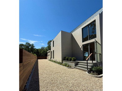 NEW WATERFRONT CONSTRUCTION Thoughtfully crafted and beautifully - photo 21