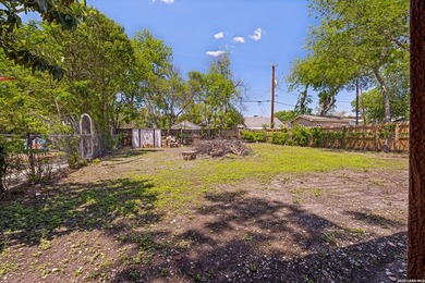 Charming 1920s home in the desirable Woodlawn Terrace - photo 21