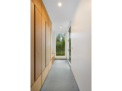 NEW WATERFRONT CONSTRUCTION Thoughtfully crafted and beautifully - photo 22
