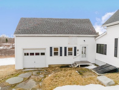 A classic Down East Home! This charming New England home has - photo 22