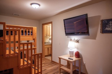 Highly desirable *05* unit condo in an excellent location! This - photo 22