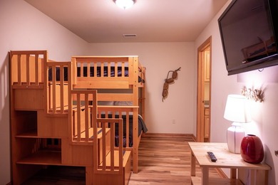 Highly desirable *05* unit condo in an excellent location! This - photo 23