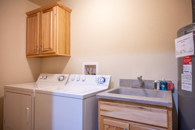 Highly desirable *05* unit condo in an excellent location! This - photo 24