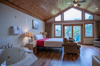 Highly desirable *05* unit condo in an excellent location! This - photo 29