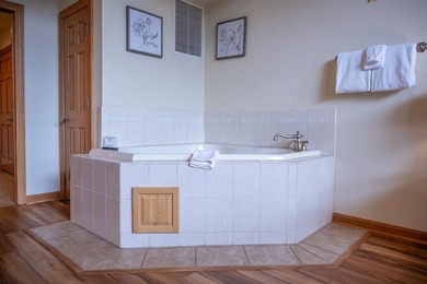 Highly desirable *05* unit condo in an excellent location! This - photo 34