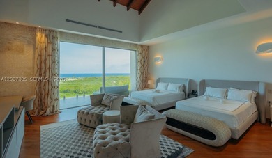 Spectacular villa located in the exclusive area of ??Fundadores - photo 1