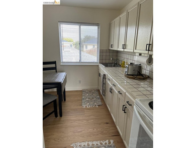Rare opportunity for the savvy investor! Seven units total (5 - photo 10