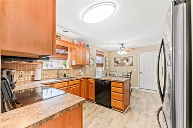 Welcome Home to this Truly Spectacular 4-bedroom Professional - photo 11
