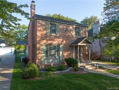 Lake Saint Clair Home Active Under Contract in Grosse Pointe Farms Michigan