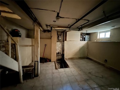 Fantastic opportunity to turn this unique multifamily lot with 2 - photo 7