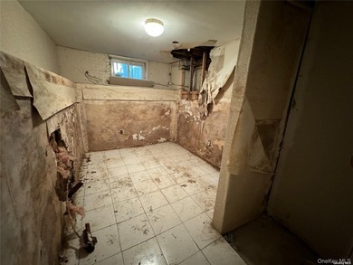 Fantastic opportunity to turn this unique multifamily lot with 2 - photo 9