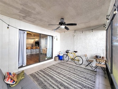 Beautifully UPDATED 1 bedroom / 1 bathroom ground-floor condo in - photo 10
