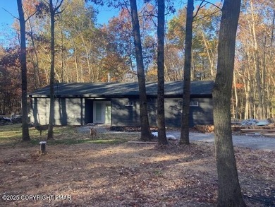 Indian Mountain Lakes Home For Sale in Albrightsville Pennsylvania