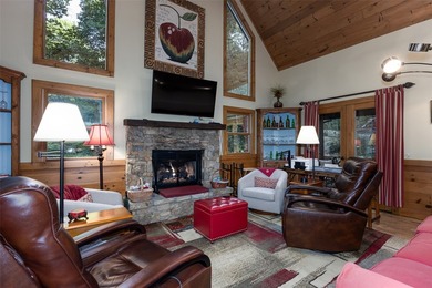 Cross Creek Cabin is one of only six houses in the neighborhood - photo 12