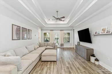 WELCOME TO CAMBRIDGE PARK! Step inside this all brick home and - photo 12