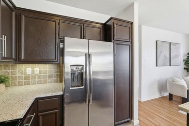 Bright & Updated Townhome Style END UNIT w/ Abundant Natural - photo 15