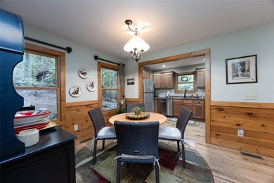 Cross Creek Cabin is one of only six houses in the neighborhood - photo 17