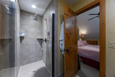 Cross Creek Cabin is one of only six houses in the neighborhood - photo 22