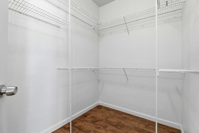 Bright & Updated Townhome Style END UNIT w/ Abundant Natural - photo 24