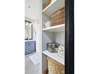 Exceptional North Loop living in a beautifully updated corner - photo 26