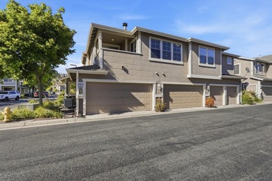 Bright & Updated Townhome Style END UNIT w/ Abundant Natural - photo 30