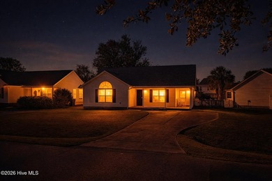 * REDUCED * Coastal living doesn't get much easier than this - photo 3