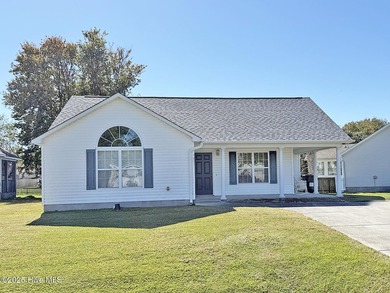 * REDUCED * Coastal living doesn't get much easier than this - photo 8