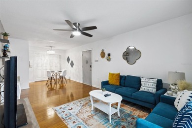 Fully furnished 2nd floor 1 bedroom/1 bathroom condo in Summit - photo 7