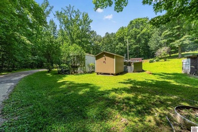 In the country where you can breath! This nice three bedroom two - photo 7