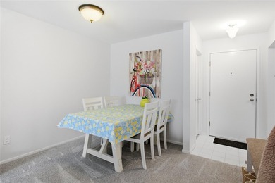 Easy Living! This spacious 1,382 sq. ft. condo offers 2 bedrooms - photo 8