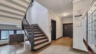Conveniently located near Northern Blvd and the LIRR Broadway - photo 11