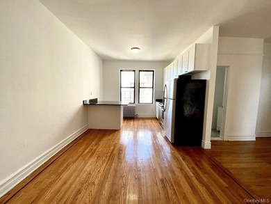 Conveniently located near Northern Blvd and the LIRR Broadway - photo 15