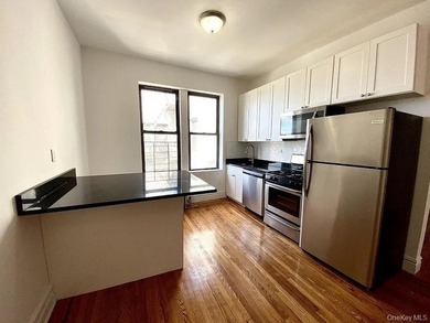 Conveniently located near Northern Blvd and the LIRR Broadway - photo 18