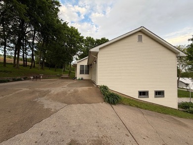 Welcome to your dream home! Nestled in a quiet neighborhood with - photo 4