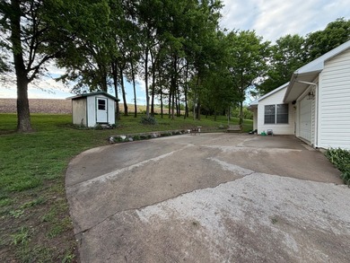 Welcome to your dream home! Nestled in a quiet neighborhood with - photo 6