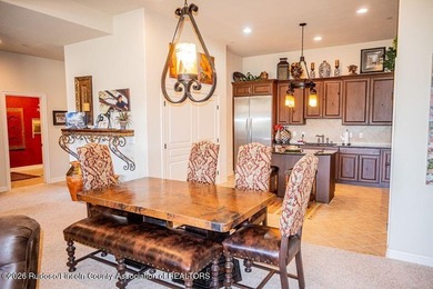 Beautiful 3-bedroom, 3.5 bath penthouse condo featuring - photo 28