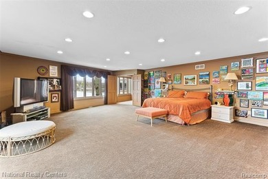 ABSOLUTE PARADISE WITH LAKEFRONT LIVING ON PRIVATE ALL-SPORTS - photo 33