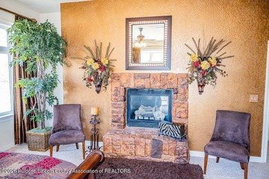 Beautiful 3-bedroom, 3.5 bath penthouse condo featuring - photo 39