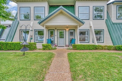 $18,000 BELOW COUNTY APPRASIAL! This beautifully maintained - photo 1