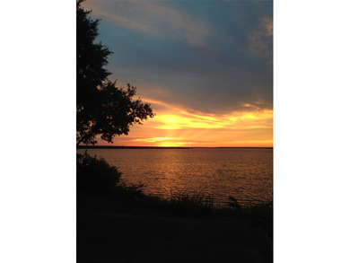 $18,000 BELOW COUNTY APPRASIAL! This beautifully maintained - photo 4
