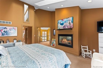 ABSOLUTE PARADISE WITH LAKEFRONT LIVING ON PRIVATE ALL-SPORTS - photo 44