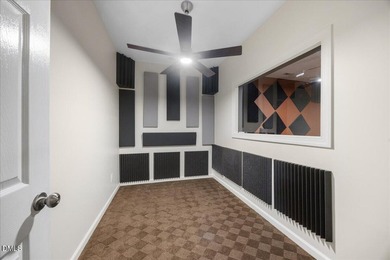 Experience luxury living in the heart of Wakefield with this - photo 44