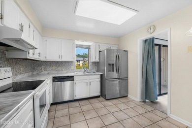 **RENOVATED**FIRST FLOOR**GREAT LOCATION** This charming - photo 9