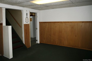 Charming, well maintained 3 bedroom ranch home situated midblock - photo 12