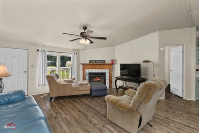 Welcome to your perfect waterfront retreat on beautiful Lake - photo 15